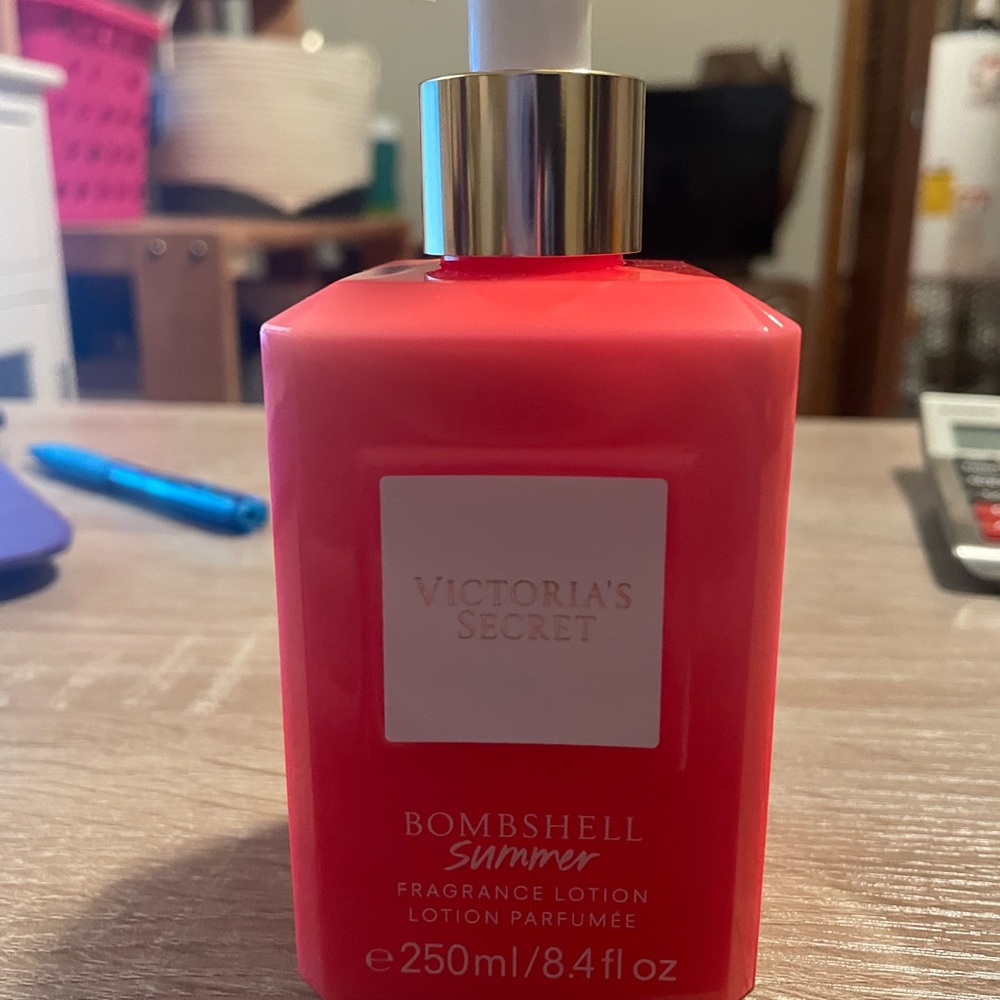 Victoria Secret Bombshell Summer lotion